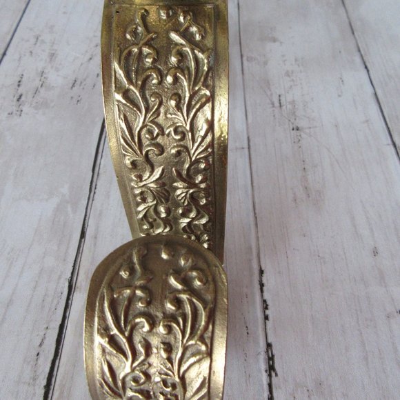 Scrolled brass ornamental embossed candle holder - Picture 5 of 8